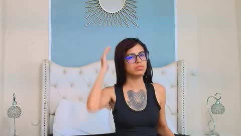 Emily online show from 11-09-25, 01:04