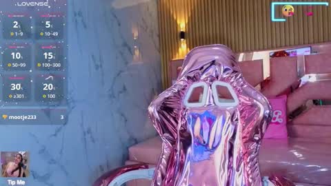 Emily  online show from 10-18-25, 08:53