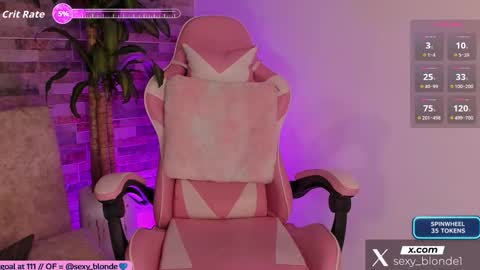 Snapshot of emily_montoya chatting on 11-04-25, 10:20 Emily online show from 11-04-25, 10:20