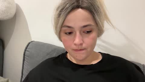 emily_morning_dew online show from 09-15-25, 08:31