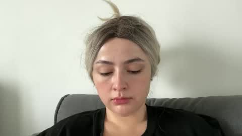 emily_morning_dew online show from 09-19-25, 07:54