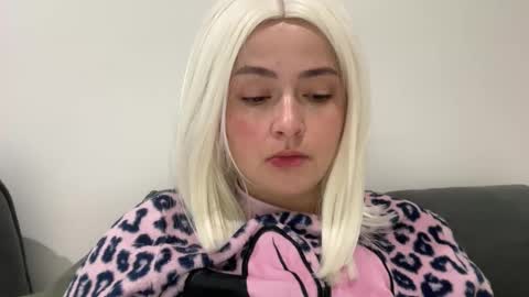 emily_morning_dew online show from 11-04-25, 06:01