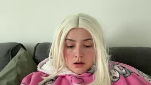 emily_morning_dew online show from 11-26-25, 10:49