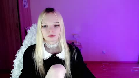 Lia online show from 01-27-25, 12:12