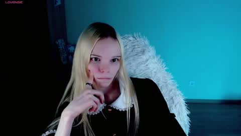 Lia online show from 02-12-25, 02:45