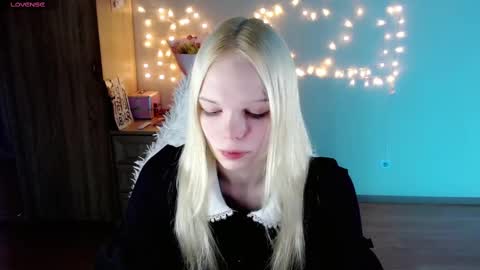Lia online show from 02-26-25, 11:15