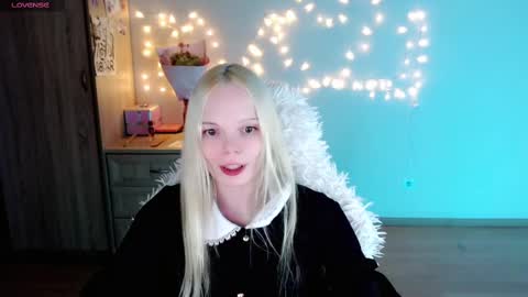 Lia online show from 03-04-25, 11:22