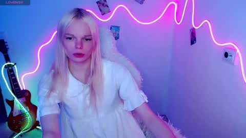 Lia online show from 10-24-25, 09:49