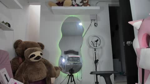 emily_palmeer online show from 12-03-24, 12:49