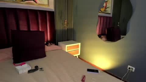 Emily  online show from 12-12-24, 02:37