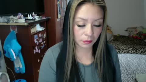 Snapshot of emily_sexy69 chatting on 10-04-25, 02:09 Emily online show from 10-04-25, 02:09
