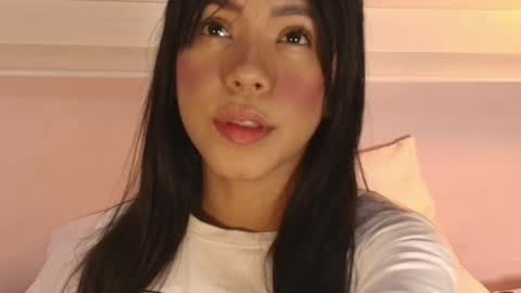 Snapshot of emily_sweett12 chatting on 11-16-25, 12:33 Emily online show from 11-16-25, 12:33