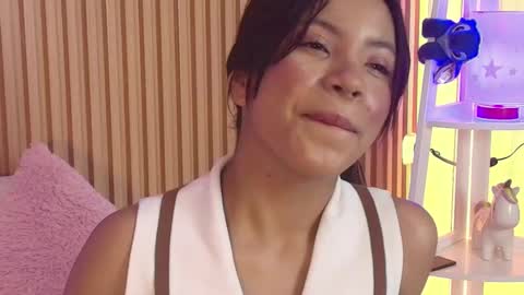 Snapshot of emily_sweett12 chatting on 02-03-26, 11:37 Emily online show from 02-03-26, 11:37