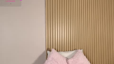 Snapshot of emily_sweett12 chatting on 03-17-26, 12:19 Emily online show from 03-17-26, 12:19