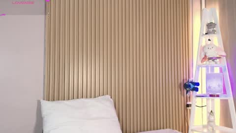 Snapshot of emily_sweett12 chatting on 04-08-26, 11:54 Emily online show from 04-08-26, 11:54