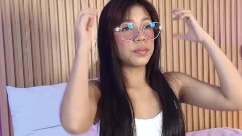 Snapshot of emily_sweett12 chatting on 04-13-26, 12:32 Emily online show from 04-13-26, 12:32