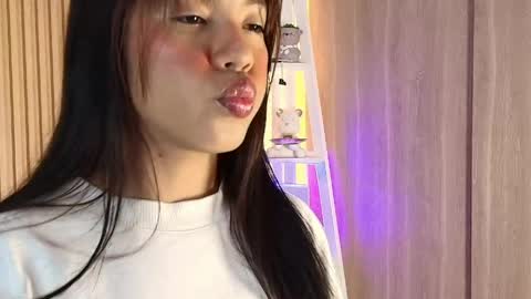 Snapshot of emily_sweett12 chatting on 04-15-26, 12:23 Emily online show from 04-15-26, 12:23