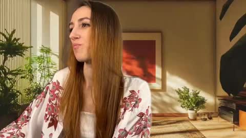 Lia online show from 10-04-25, 05:11