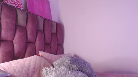 emily_w2 online show from 02-06-26, 03:55