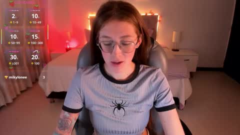 emily_warren__ online show from 10-15-25, 07:36