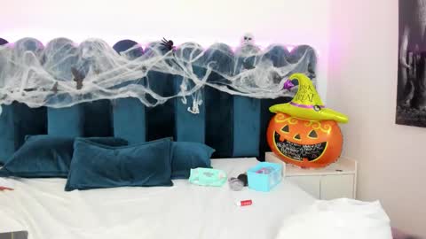 Snapshot of emilyandmarco_ chatting on 11-01-25, 12:34 Emilyyy online show from 11-01-25, 12:34