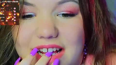 Snapshot of emilyart_ chatting on 12-20-24, 11:05 artist Emily online show from 12-20-24, 11:05