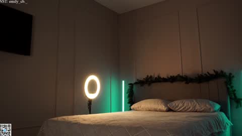 emilybatee online show from 01-29-25, 05:51