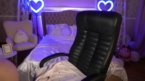 Emy online show from 03-04-25, 06:37