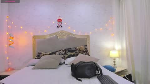 Snapshot of emilycastro_ chatting on 01-03-25, 02:30 Emily online show from 01-03-25, 02:30