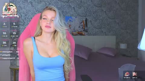 Snapshot of emilydancee chatting on 12-28-24, 06:06 emilydancee online show from 12-28-24, 06:06