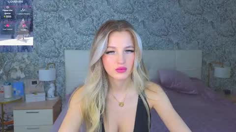Snapshot of emilydancee chatting on 02-28-25, 03:04 emilydancee online show from 02-28-25, 03:04