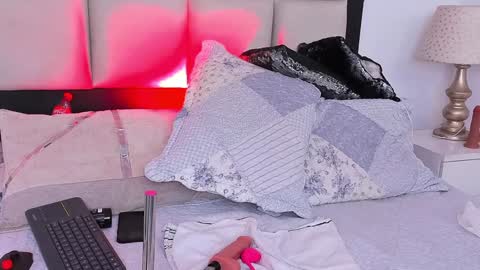 Emily online show from 12-22-24, 01:01