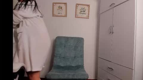 Emily Jang online show from 11-23-25, 03:01