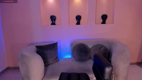 Emily online show from 10-21-25, 04:13