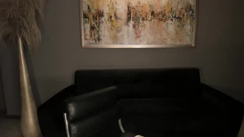 Emily online show from 11-05-25, 04:34