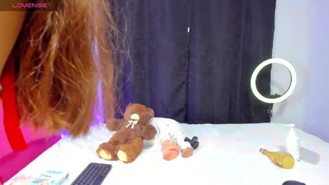 Snapshot of emilyjonss chatting on 03-08-25, 12:22 Emily online show from 03-08-25, 12:22