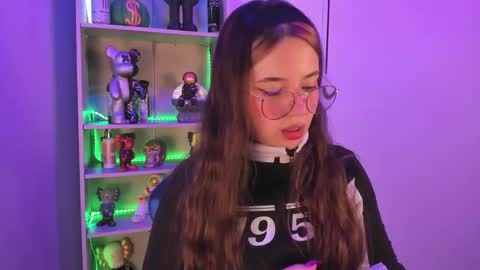 VALEEEN online show from 01-30-25, 04:02