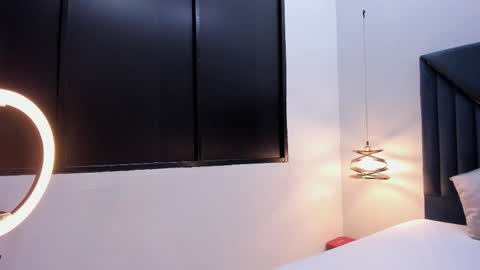 Snapshot of emilykartters chatting on 02-25-26, 12:15 emilykartters online show from 02-25-26, 12:15