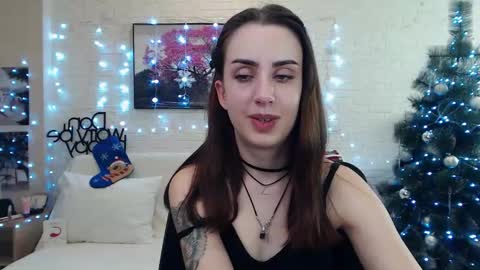 Emyli online show from 12-18-24, 10:13