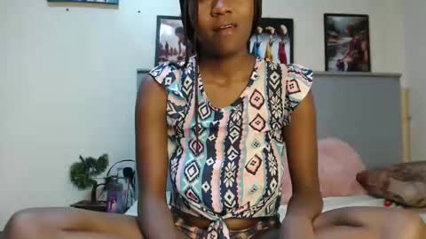 Emilly online show from 01-22-25, 12:27