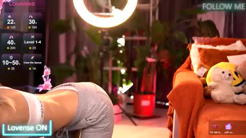 Emily online show from 11-24-25, 07:41