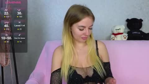 Snapshot of emilyrobbie chatting on 01-26-25, 06:37 Emily Robbie online show from 01-26-25, 06:37