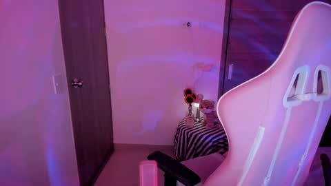 EMILY online show from 02-21-25, 03:45