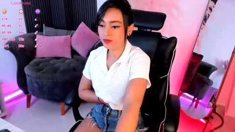 Emily online show from 11-03-25, 01:01