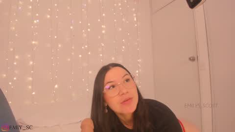 Snapshot of emilys_scott chatting on 01-27-25, 02:02 Emy online show from 01-27-25, 02:02