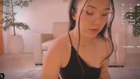 Snapshot of emilys_scott chatting on 02-13-25, 08:24 Emy online show from 02-13-25, 08:24