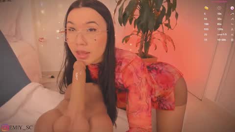 Snapshot of emilys_scott chatting on 03-10-25, 02:05 Emy online show from 03-10-25, 02:05