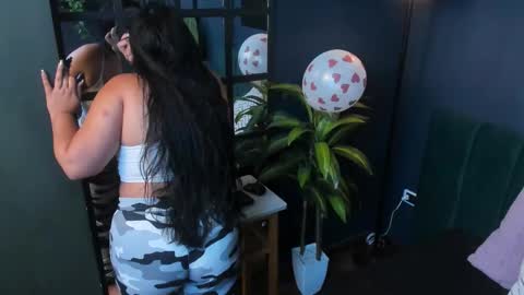 Emily Thyson online show from 09-22-25, 12:18