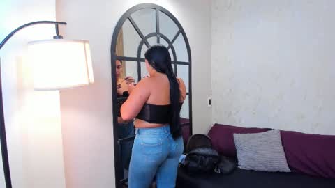Emily Thyson online show from 09-24-25, 12:08