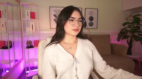 Emily Turner  online show from 04-10-26, 07:18